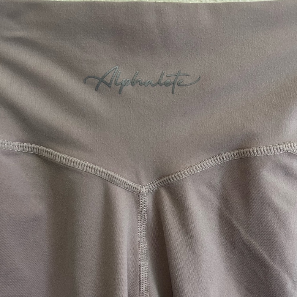 Alphalete Surface Cross Waist Leggings - Picture 5 of 6